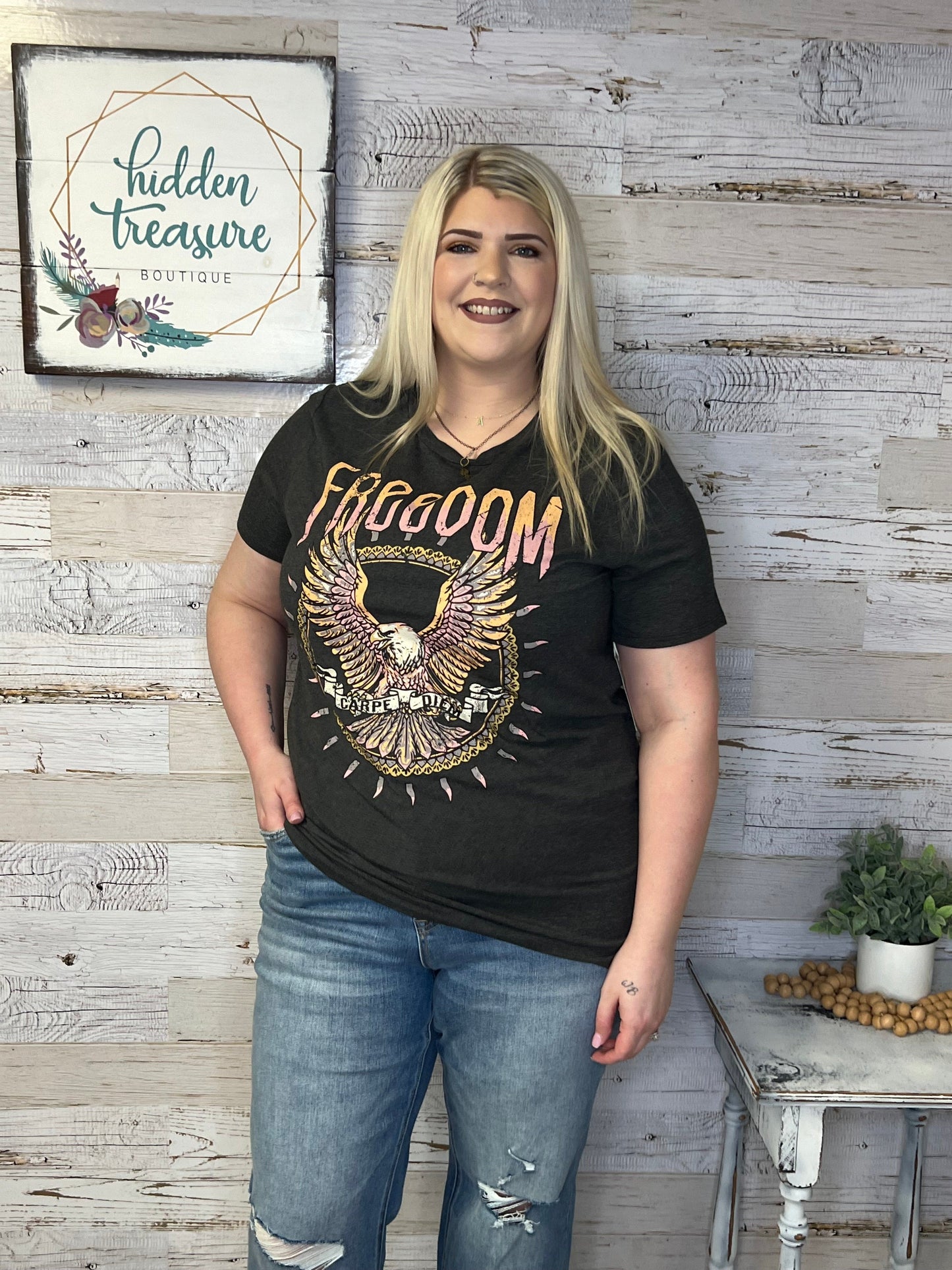 Girlfriend Fit Graphic - Freedom